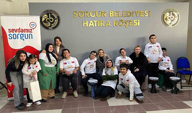 Özel çocuklardan özel sergi