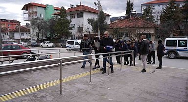 Özlem Şımarık cinayetinde yargılanan 9 sanıktan ikisine tahliye kararı