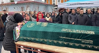 Patlamada hayatını kaybeden Özçakır gözyaşlarıyla uğurlandı