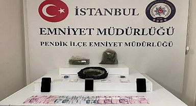 Pendik'te uyuşturucu baskını: 2 kilo uyuşturucu ele geçirildi