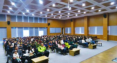 Polis ortaokul öğrencilerine mesleklerini tanıttı