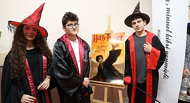 Romanlardaki karakterler lise öğrencilerinin bedenlerinde can buldu