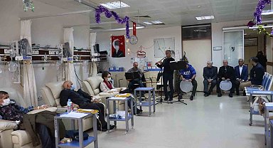 Sağlık çalışanlarından kanser hastalarına moral konseri