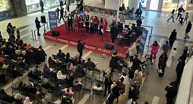 Sağlık çalışanlarından oluşan korodan yeni yıl konseri