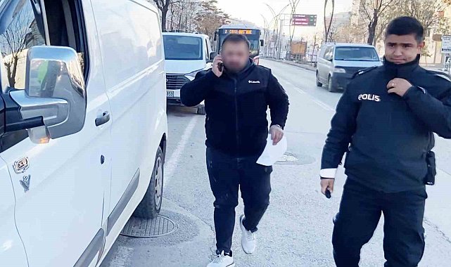 Sahte plakayla yakalandı, "Sahte değil" deyip yüzünü kapattı