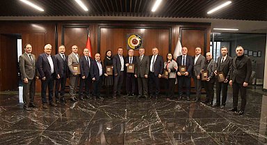 Samsun TSO'dan emektarlara plaket