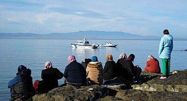 Samsun'da denizde kayıp 2 balıkçıyı arama çalışmaları sürüyor
