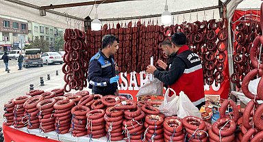 Şanlıurfa'da 1 ton sahte sucuk ele geçirildi
