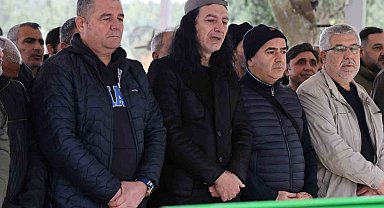 Şarkıcı Murat Kekilli'nin annesi Adana'da toprağa verildi