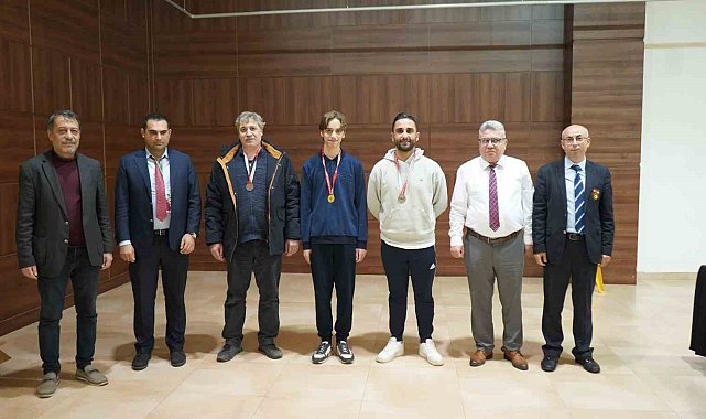 Satranç ustaları ŞKM'de yarıştı
