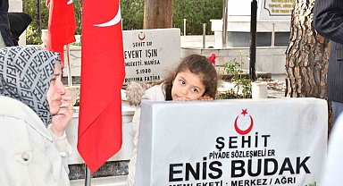 Şehit Enis Budak mezarı başında anıldı