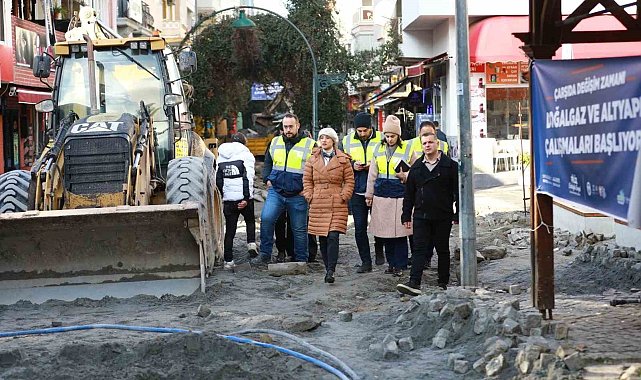 Selçuk'ta çarşı içi çalışmalar hız kesmeden devam ediyor