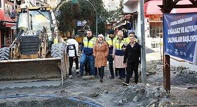 Selçuk'ta çarşı içi çalışmalar hız kesmeden devam ediyor