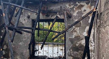 Seydikemer'de 3 yaşındaki çocuk çakmakla oynarken evi yaktı