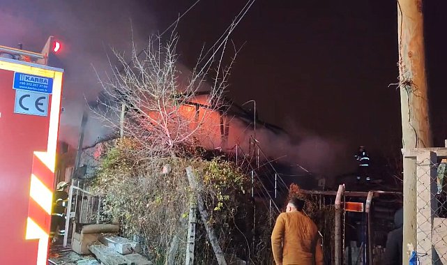 Sigortadan çıkan yangın müstakil evi küle çevirdi