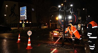 Silivri Belediyesi yoğun yağışlara karşı önlem çalışmalarını sürdürüyor