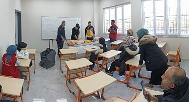 Sincik'te heimlich manevrası eğitimi verildi