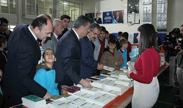 Şırnak'ta kitap fuarı düzenlendi
