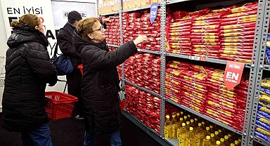 Şişli Belediyesi'nin "Gezici Kent Market" aracı yola çıktı