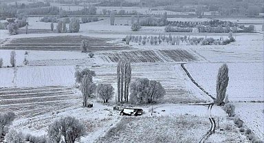 Sivas'ta Sibirya soğukları, eksi 15 derece ile doğa sanata dönüştü