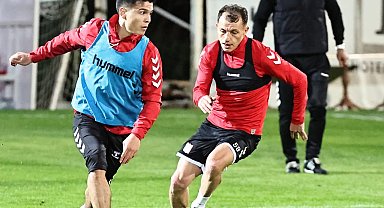 Sivasspor'un Antalya kampı başladı
