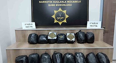 Siverek'te 21 kilo uyuşturucu ve 17 silah ele geçirildi