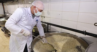 Sultangazi Belediyesi'nden 3 öğün sıcak yemek