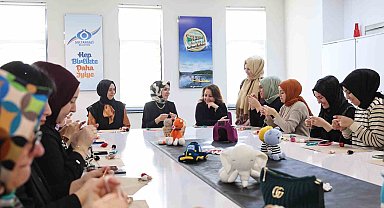 Sultangazi Belediyesi'nden kadınlara yönelik örgü yapım atölyesi