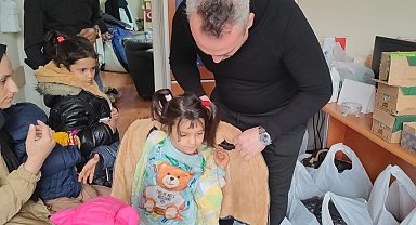 Sultangazi'de 250 çocuğu tepeden tırnağa giydirdiler