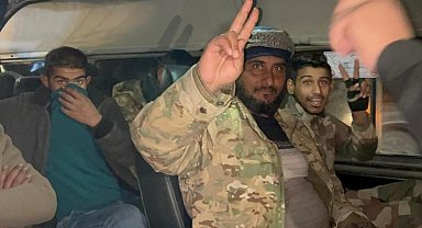 Suriye'de muhalif grupların Halep ve Tel Rıfat'a askeri sevkiyatı sürüyor