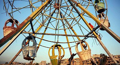 Suriyeli çocukların oyun alanı "harabeye dönen lunaparklar"