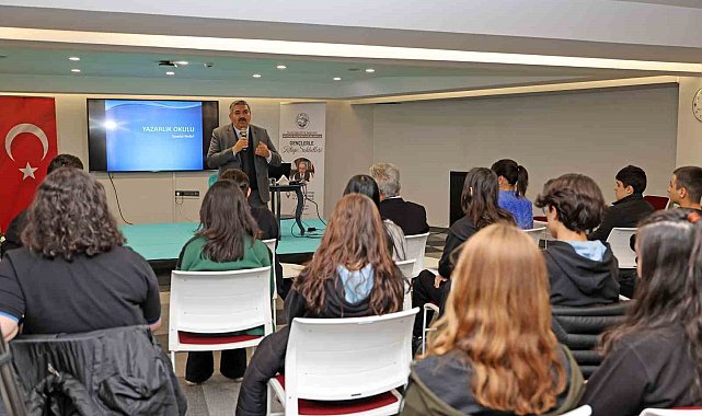 Talas'ın Yazar Okulu Seminerleri bir ayı doldurdu