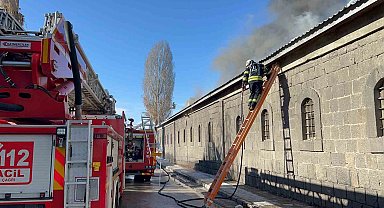 Tarihi taş ambarlarda yangın