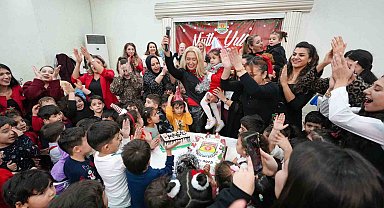 Tarsus'ta çocuklar yeni yıla 'merhaba' dedi