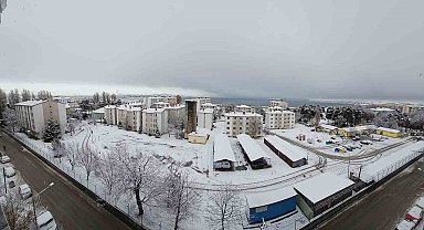 Tatvan'da kar yağışı başladı