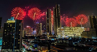 Tayland yeni yıla 'merhaba' dedi