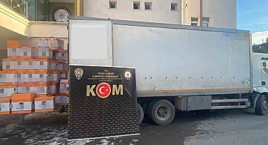 Tek kamyonda yapılan aramada 5 milyon 940 bin dal boş makaron ele geçirildi