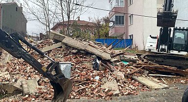 Tekirdağ'da metruk binaların yıkımına başladı