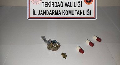 Tekirdağ'da uyuşturucu ve silah operasyonu: Esrar, sentetik hap ve tabanca ele geçirildi