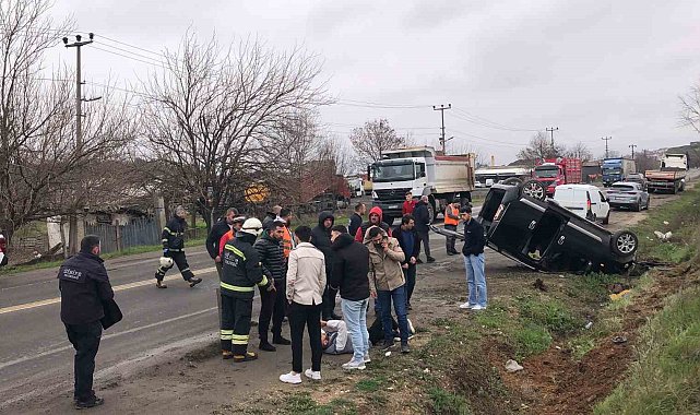 Tekirdağ'da virajda kayan araç takla attı: 2 yaralı