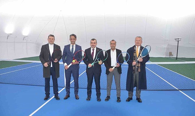 Tenis kortları Çaycuma'da hizmete girdi