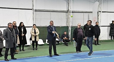 Tenis ve yüzme etkinliğinde buluştular