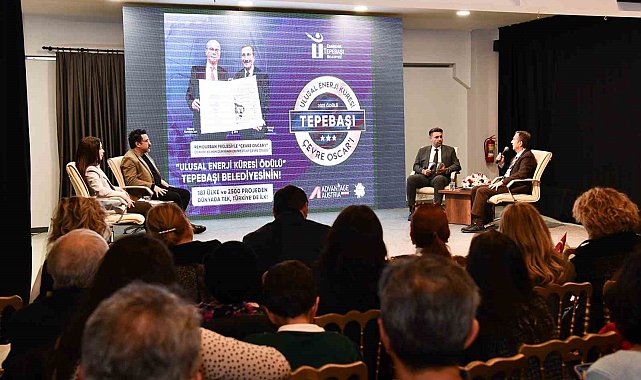 Tepebaşı'nda "Yapay Zekanın Politikaya Etkileri: Yeni Siyaset" paneli düzenlendi