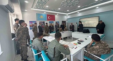 TİKA Başkan Yardımcısı Yorulmaz, Kazakistan'da kurulan Türkçe sınıfını ziyaret etti