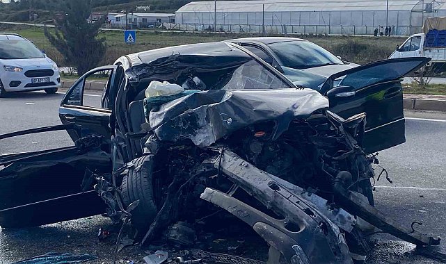 Tırla çarpışan otomobil hurdaya döndü: 3 yaralı