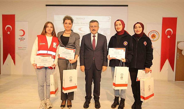 Tokat'ta "Temel Kızılaycılık ve Temel Afet Farkındalık Eğitimleri" sona erdi