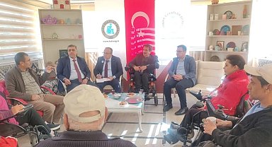 Türkiye Sakatlar Derneği Erzurum Şube Başkanı Efe; 'Engelli olmak, engellerle yaşamak değildir'