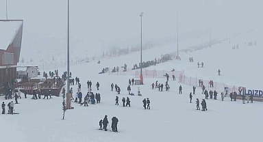 Türkiye'nin en ekonomik kayak merkezi dolup taştı