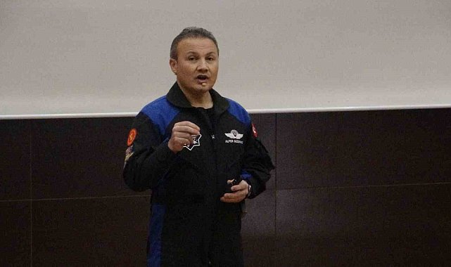 Türkiye'nin ilk astronotu Alper Gezeravcı: "Türkiye Cumhuriyeti ilk insanlı uzay misyonunu bir Türk'ün gidip orada 22 gün macera yaşaması için gerçekleştirmedi"