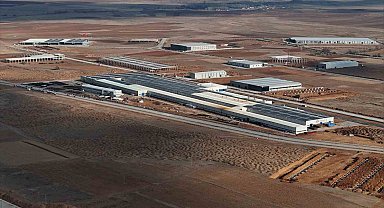 Türkiye'nin ilk raylı OSB'sinde fabrikalar yükseliyor